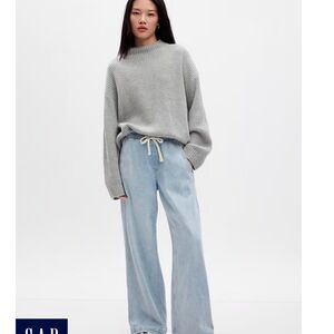 Gap High Rise Wide Leg Pull on Jean size Large